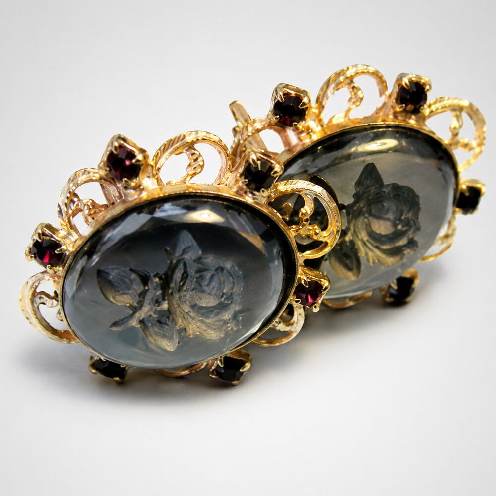 Vintage Itaglio Glass Rose Clip On Earrings Black Gold Red Victorian Style bc-16